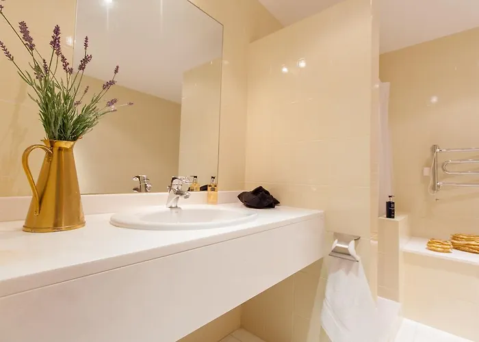 Ourmadeira - 6001 * Funchal (Madeira)